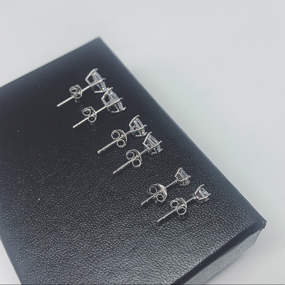 COPY - Sterling Silver 925. Simulate Diamond Stud Earring. - Picture 12 of 13